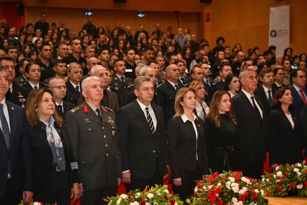 Atamıza Denizde, Karada Saygı Duruşu 14